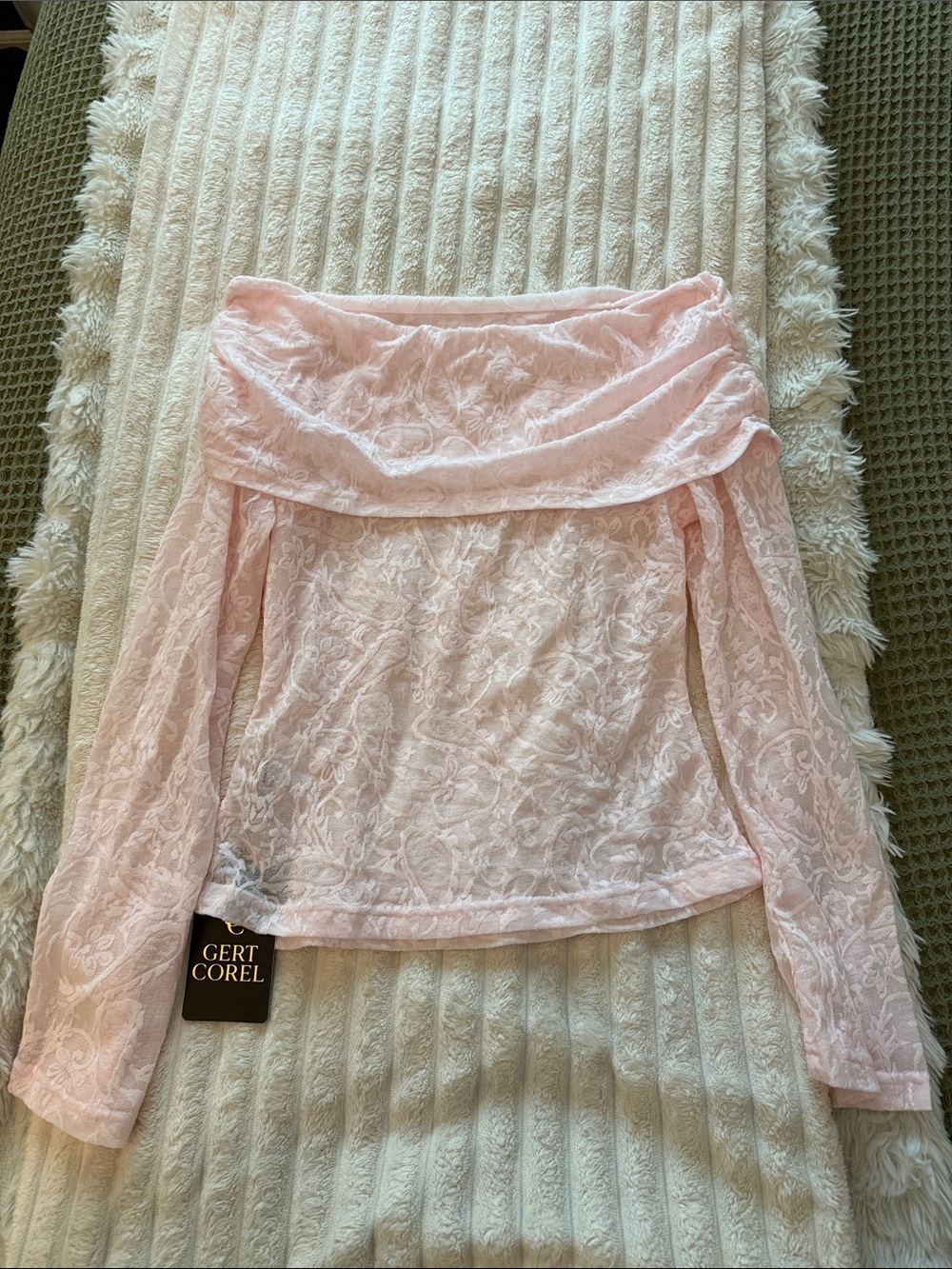 Gert & Corel Pink Off-the-Shoulder Lace Women's Top